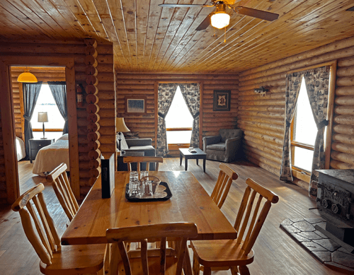 inside_cabin_500_389 inside_cabin_500_389