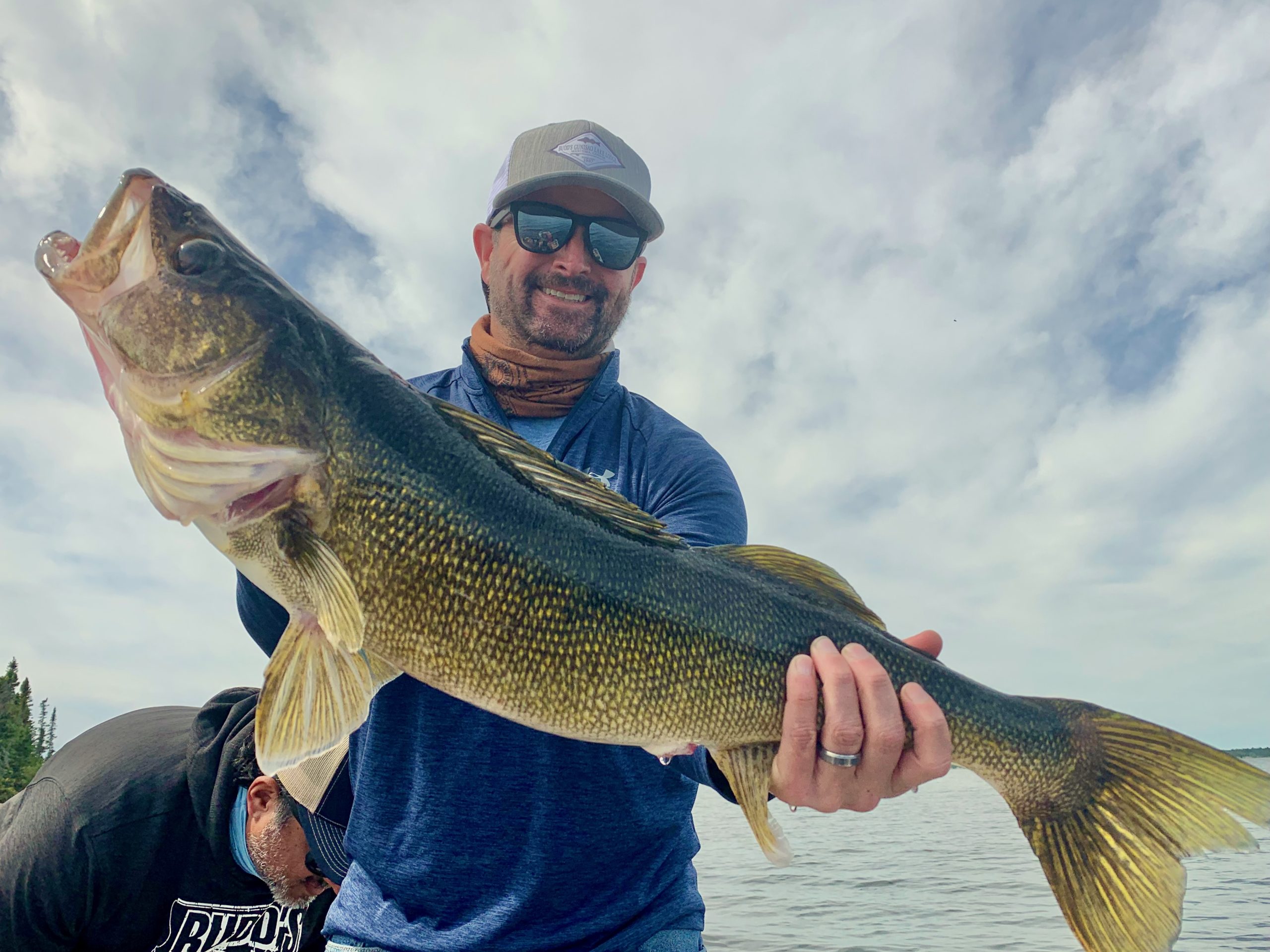 Budd's Gunisao Lake Lodge  World's Best Trophy Walleye Fishing